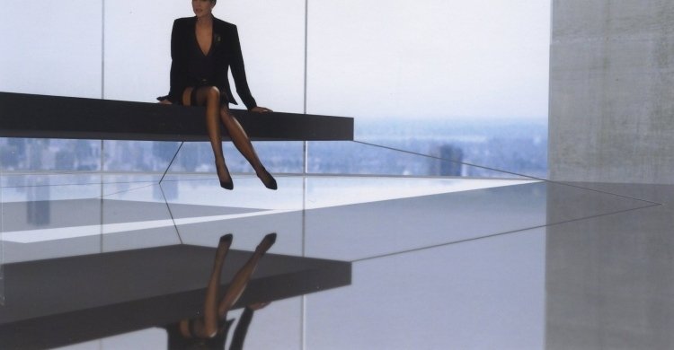 magnet s plávajúcou posteľou-minimalistický-futuristický dizajn