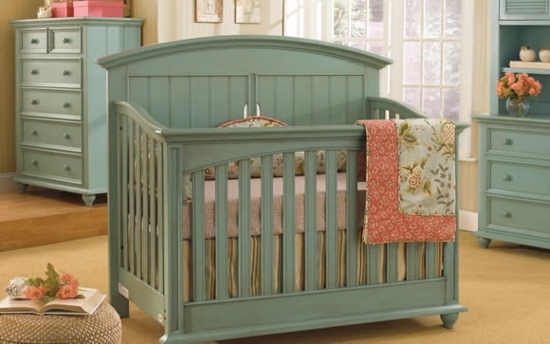 Nábytok drevená podlaha zelená mätová farba