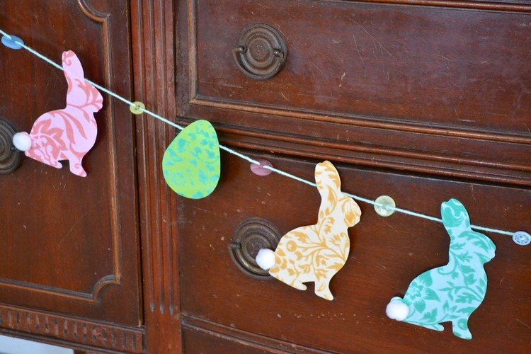 Veľkonočný zajačik-drotár-papier-zajačik-veniec-gombíky-pompon-chvosty