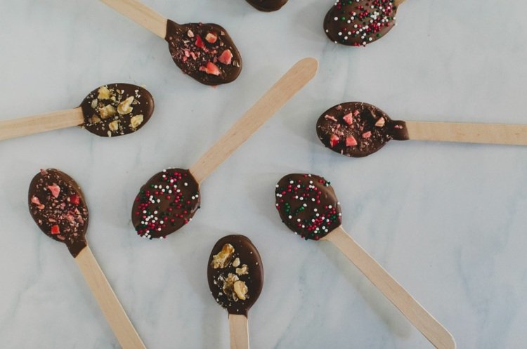 Čokoládové lyžice so streuselom a orieškami - príprava je tak jednoduchá