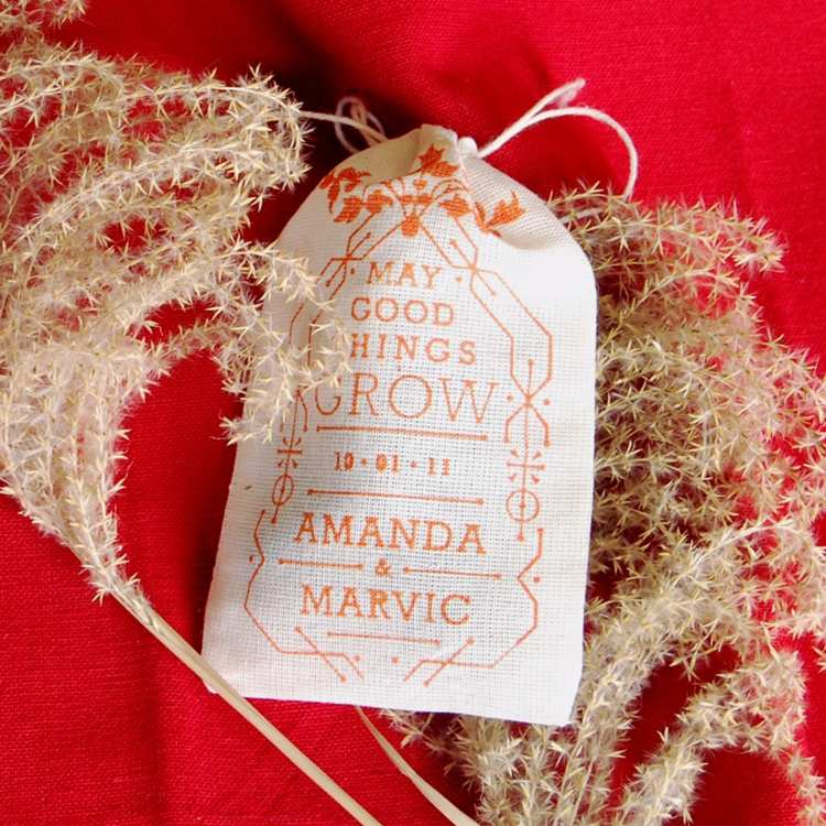 Vyrobte si vlastné semienkové bomby ako darček pre nevestu a ženícha