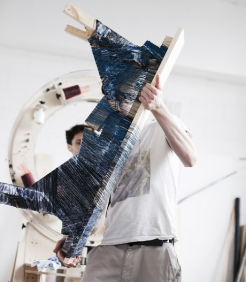 lavica tmavomodrý stroj na navíjanie nití anton alvarez lavica tmavo modrý stroj na navíjanie nití od anton alvarez