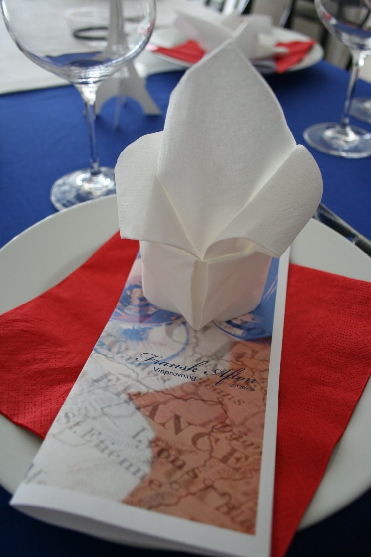 obrúsky-záhyby-francúzska-ľalia