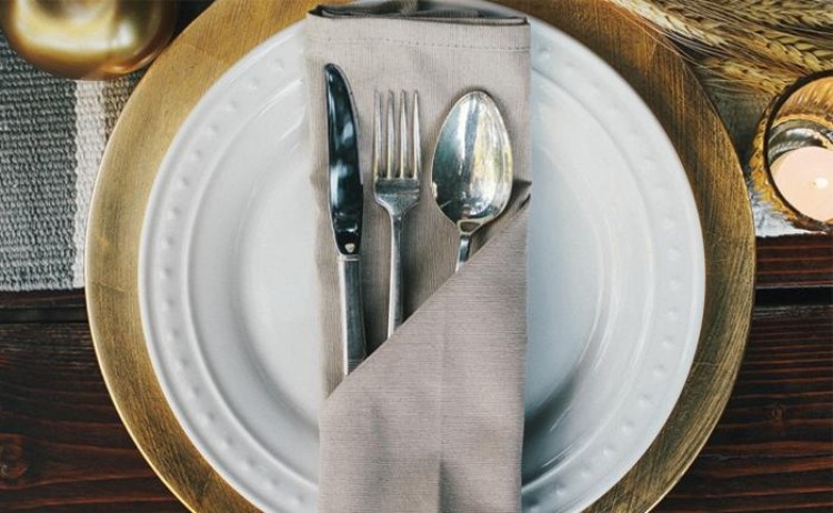 vrecúško na skladanie obrúskov-tkanina-jednoduché-príbory