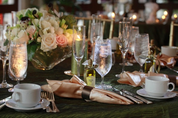 Skladacie obrúsky na svadobnú kyticu ruží Saténové ruže-obrúsky-na-svadbu