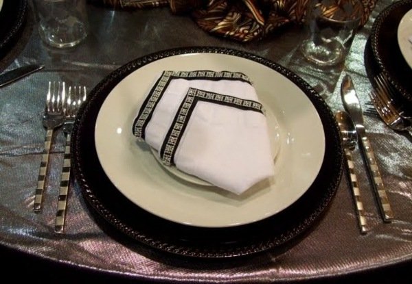 skvelá prítomnosť obrúskov na svadbe perfektné okraje-obrúsky-záhyby-na svadbu