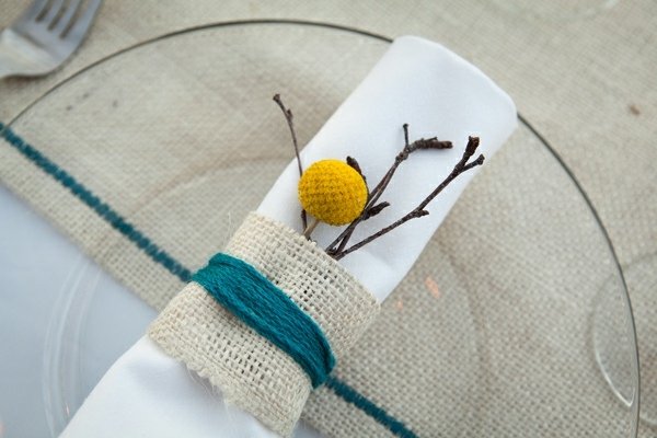 Dohoda o dizajne svadobných obrúskov na webe Obrúsky-so závitom-rustikálne-svadobné