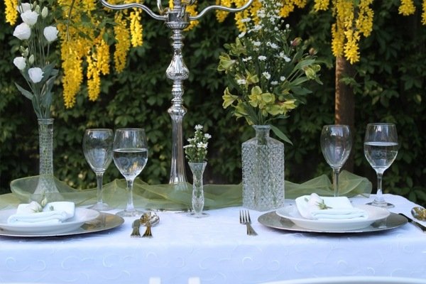 Látkový obrúsok s jedálenským lístkom na svadbu Štýl obrúska s menu