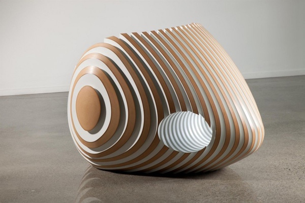 Kreslo má moderný laminátový povlak