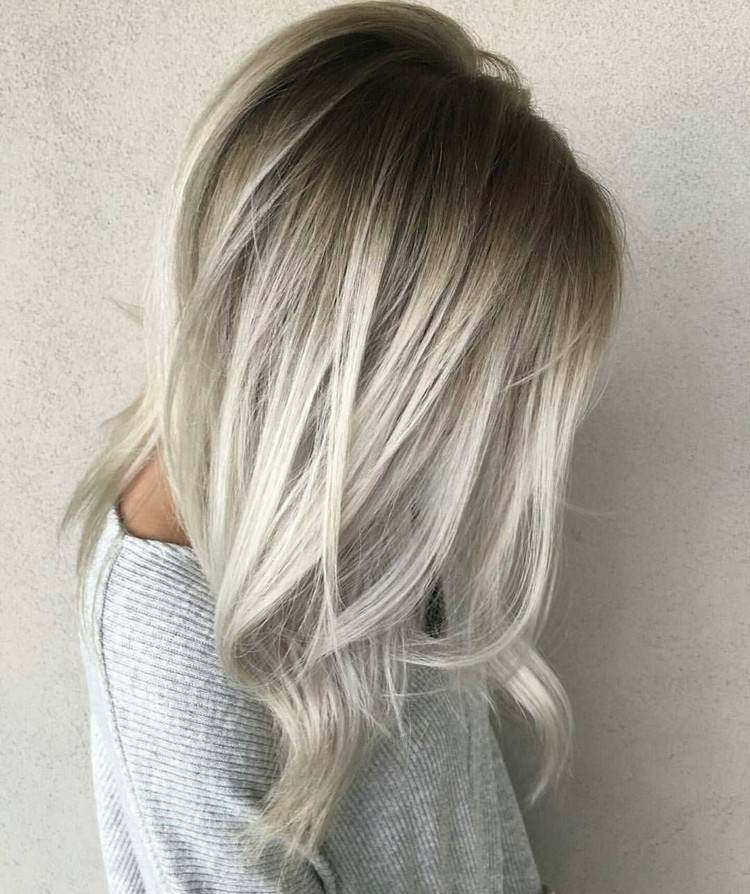 Dark Root Blonde Hair Shadow Roots vlasový trend