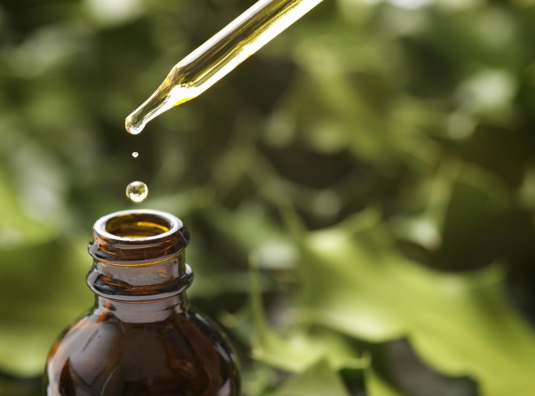 Vyrobte si šampón sami, olej z čajovníka, pokožku hlavy