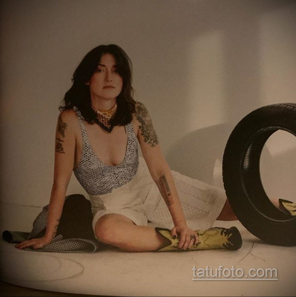 Charlotte Roche se tetovirala s donatorskom karticom 25.11.2019. №006 -tatoo-