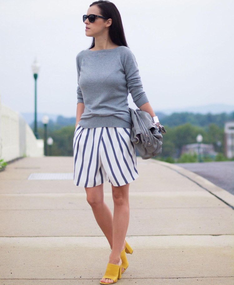 šortky nosiť prúžky stredne dlhé široké ľanové tkaniny trend