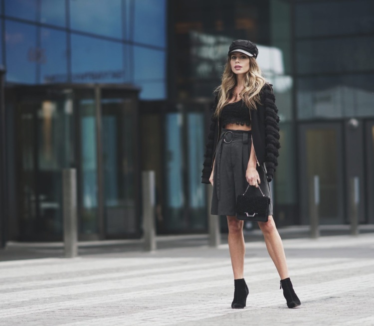 šortky nosia bermudy crop top crop top outfit