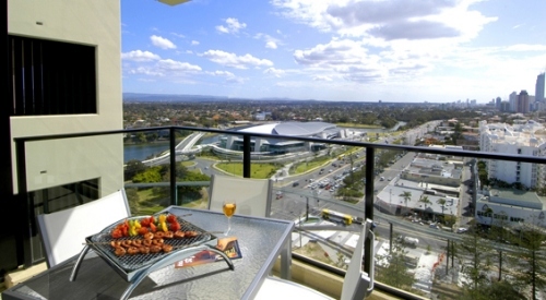 bezpečný balkónový gril 7 pravidiel krásny výhľad