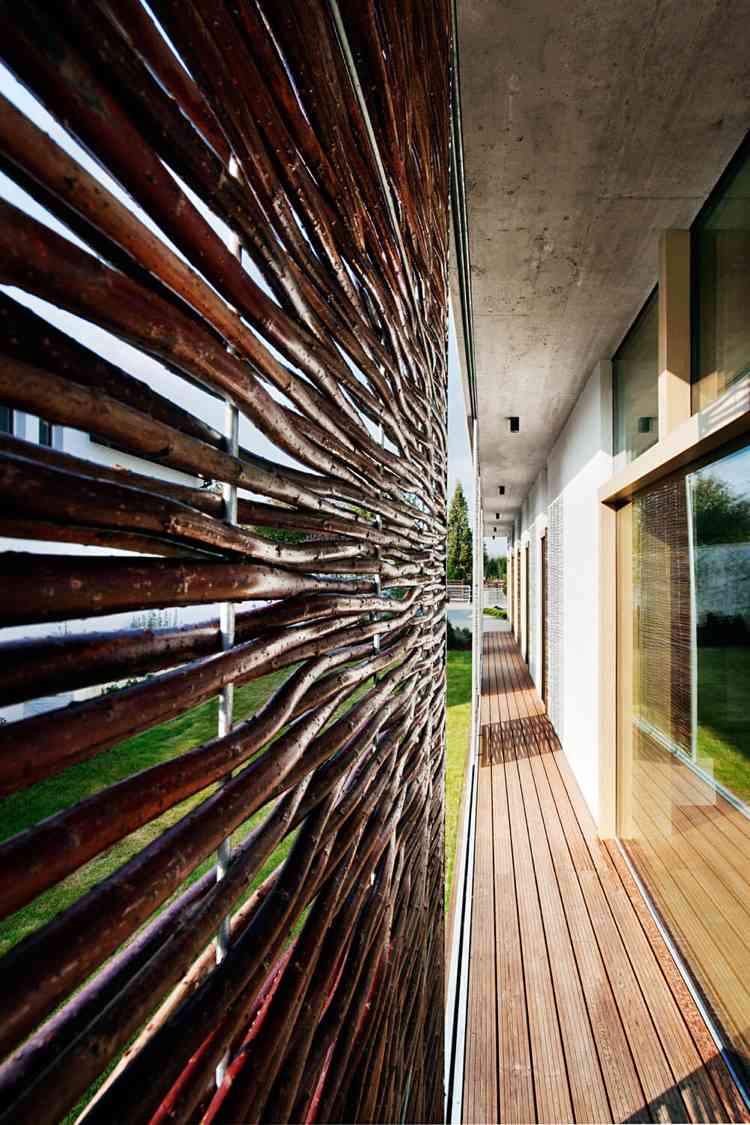 Slnečná ochrana vyrobená z prírodných materiálov - drevené prútie Vonkajšie panely s vizuálnou a slnečnou ochranou