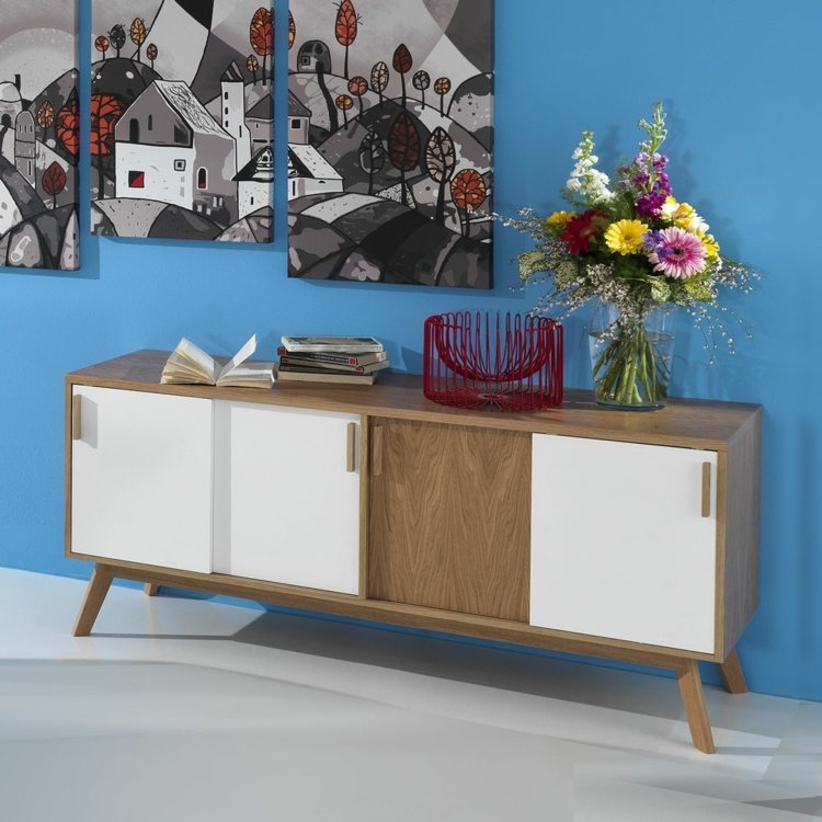 ozdobiť príborník farebné kvety jarná dekorácia biela hnedá komoda