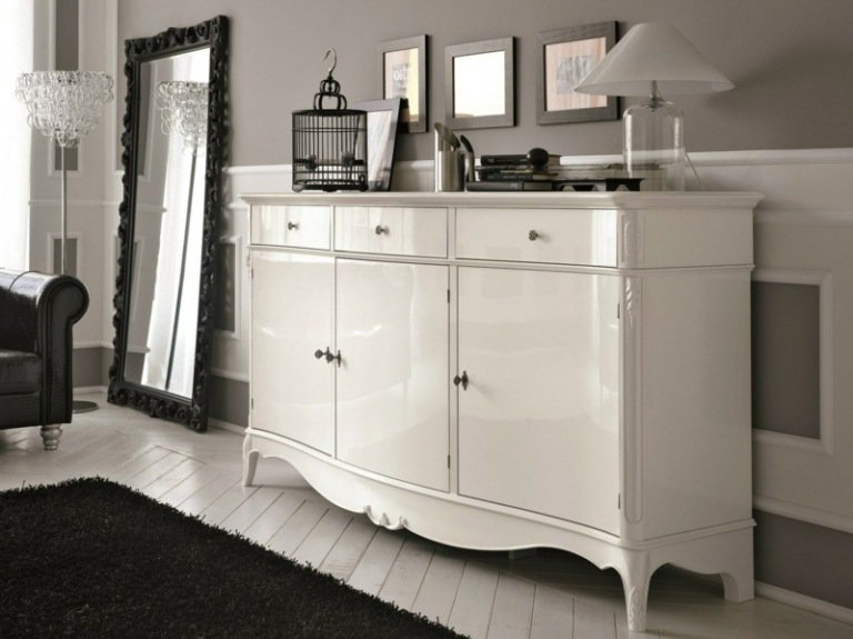 Biely príborník vo vintage štýle príborník v bielom vysokom lesku vintage alice dall agnese zrkadlové obrázky