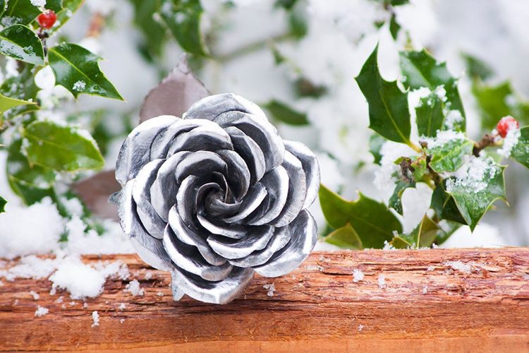 strieborná svadobná dekorácia alufilie ružový zábal okolo