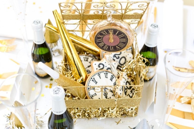 Silvester-oslavujte-dekorácia stolu-nápad-sviatočné usporiadanie