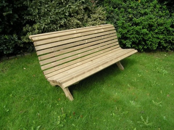 Lavička v záhradnom prevedení z dreva klasická