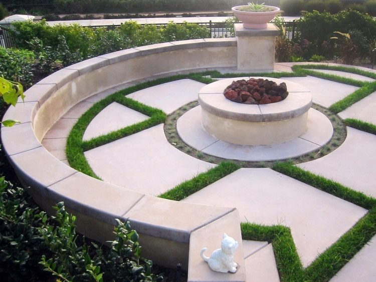 krb-záhradná sedačka-okrúhle-betónové-kachle-logické-lavice-murované