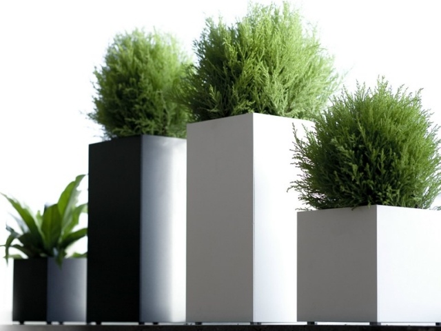 dizajnové kvetináče linne röshults vysoké nízke čierne biele Železné kvetináče linne röshults vysoké nízke čierne biele