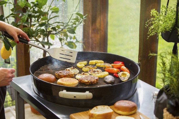 Recepty na škandinávsky gril so zemiakmi a papirkou a chlebom