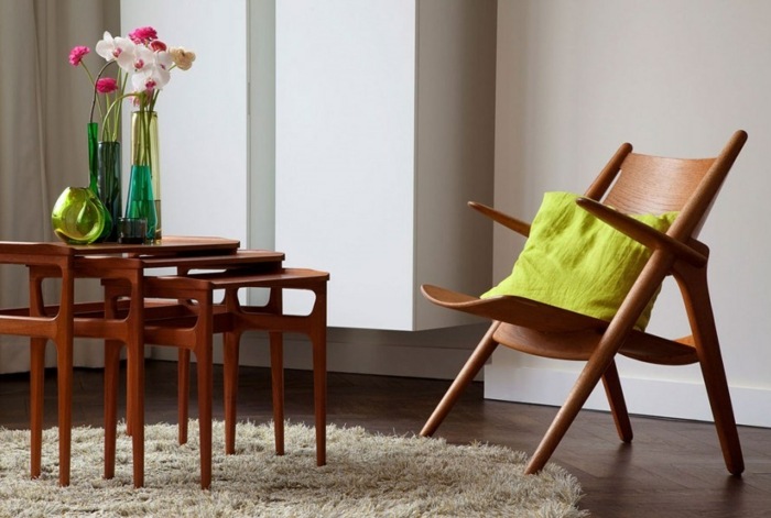 Masívne drevo v praktických prevedeniach škandinávsky krásny Radový stôl z dreva-kreslo-dekorácia-na-stole