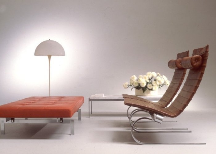 Krbová stolička Poul Kjærholm vyrobená z kože a prúteného fritu Hansen Möbel kožené kreslo-krbové kreslo-Poul-Kjærholm-prútené-kožené-opierka hlavy-fritz-hansen