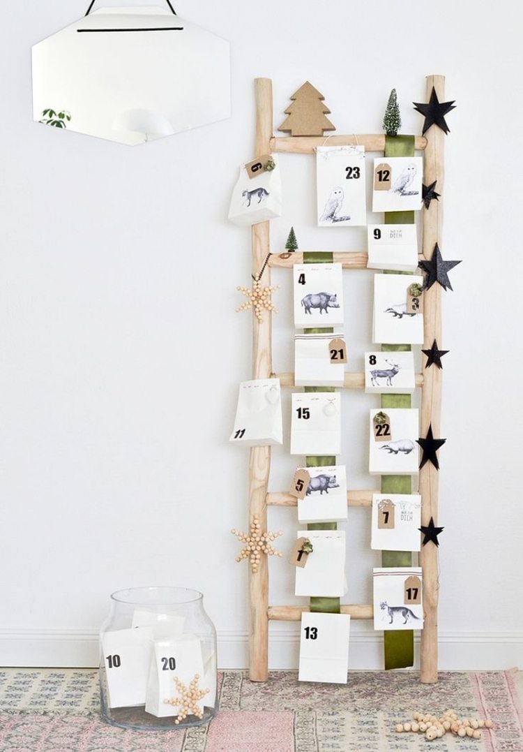 iný druh domáceho adventného kalendára Škandinávske vianočné dekorácie-urob si sám-nápady na drevo-adventný kalendár-rebrík-kreatívne-zvieracie motívy