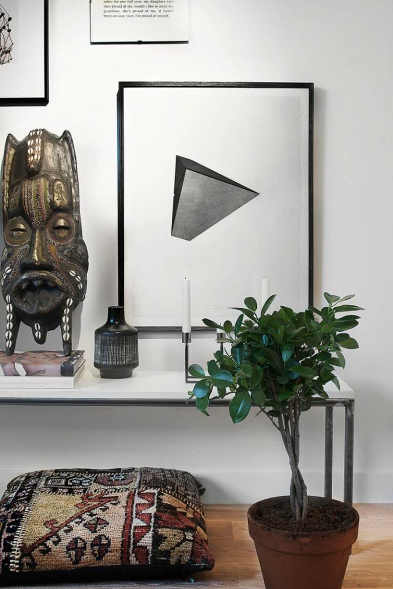 Maska-výrez-z-dreva-Afrika