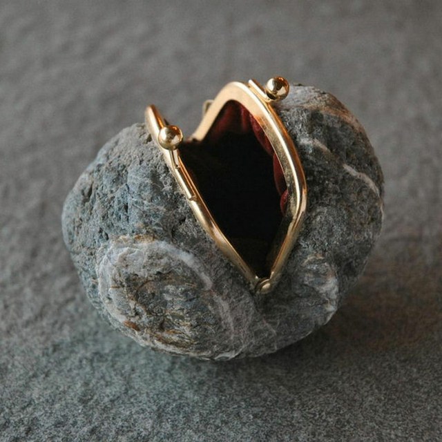 hirotoshi ito plastiky z kamennej peňaženky otvorené