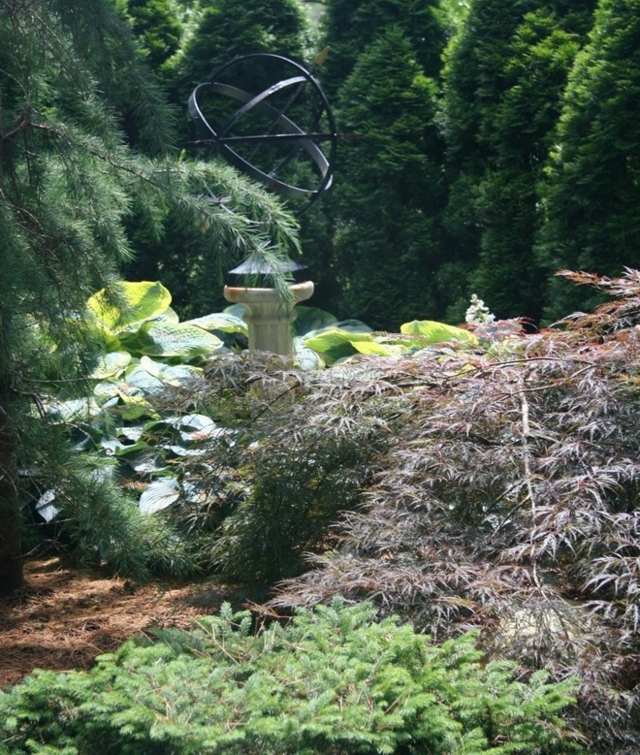 Záhradná dekorácia trvaliek z čiernej kovovej sochy čierne kovové sochy trvalky cyprus