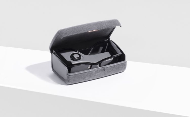 púzdro na okuliare pre inteligentné ohniská v šedej farbe