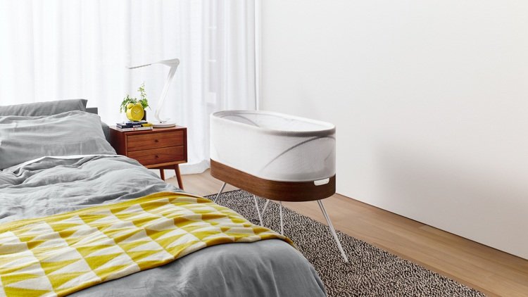 Detská postieľka a kolíska v jednom - inteligentný dizajn detská posteľ-dizajn-elektrická-kolíska-spálňa-rodičia-posteľ-biela