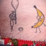 Смешна татуировка с банан