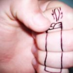 забавна запалка за татуировки на пръстите