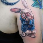 забавна татуировка на заек