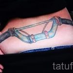 смешна татуировка с волан от двуколесно превозно средство