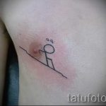 забавна татуировка на зърното - снежна топка