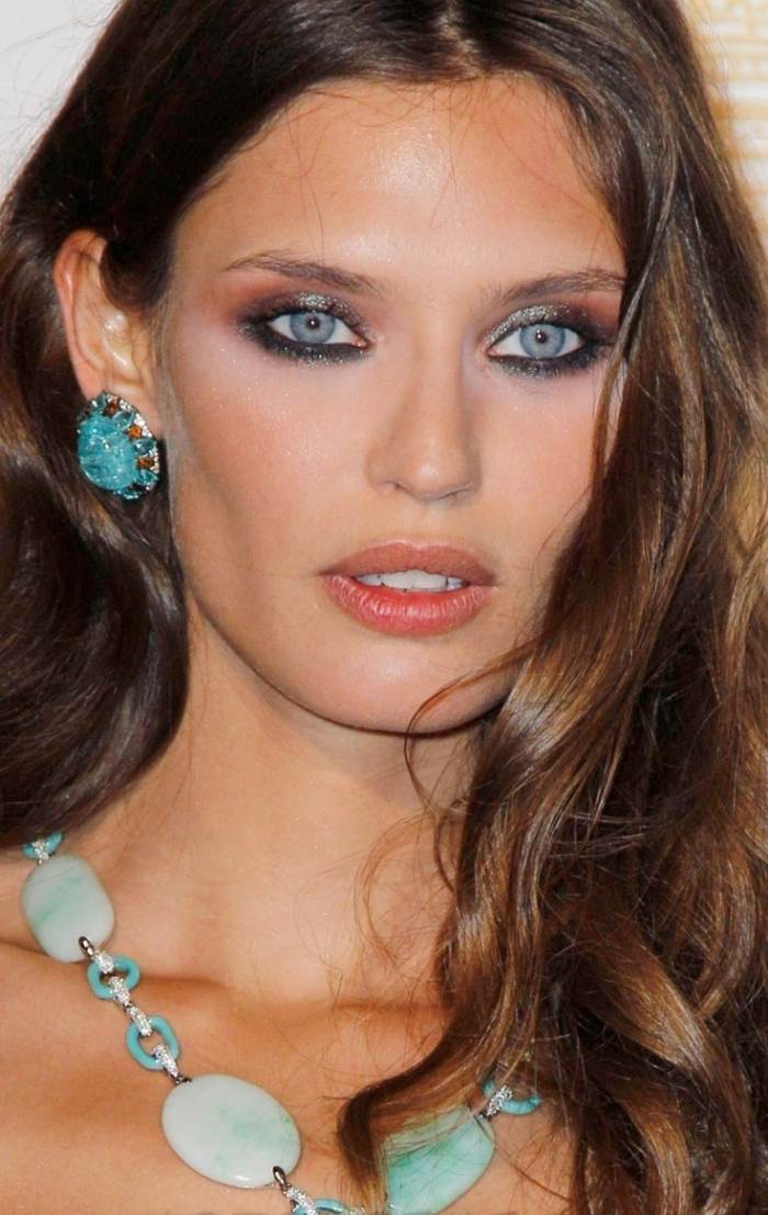 smokey-eyes-blue-eyes-evening-makeup-oranžovo-zlato-čierna