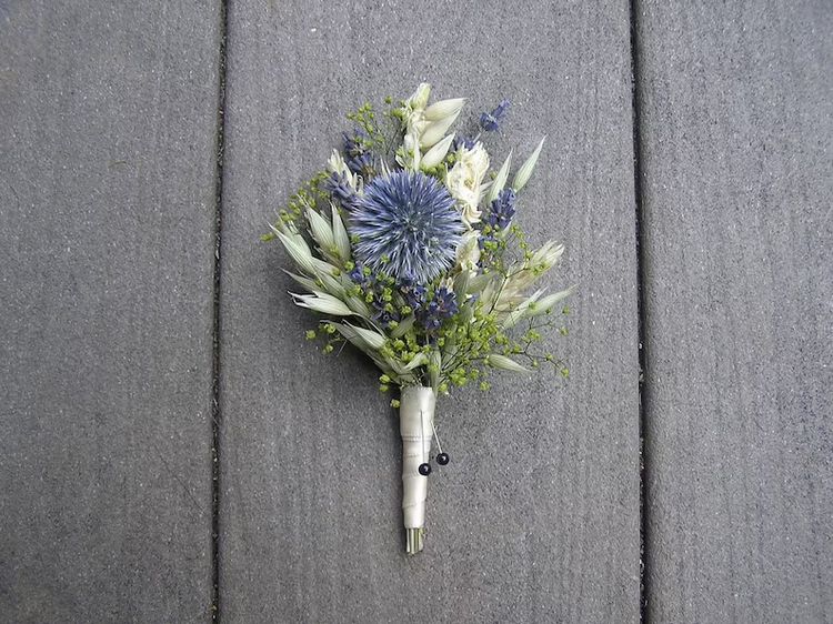 Osušte bodliaky a urobte boutonniere