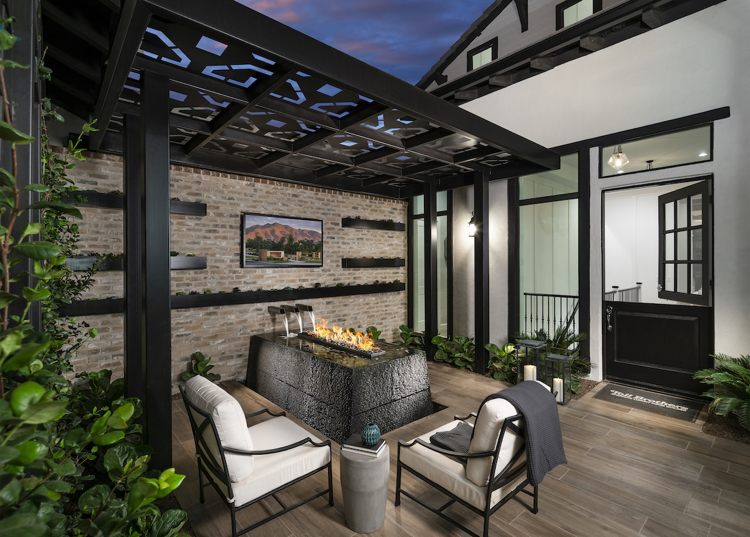 čierna terasová krytina vyrobená z hliníka pre moderné terasy