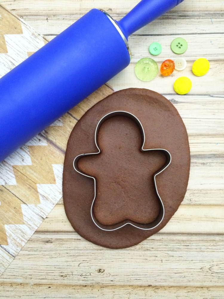 Vyrobte si hlinku na Vianoce, vystrihnite si aromatické figúrky a urobte si projekty pre deti batoľatá