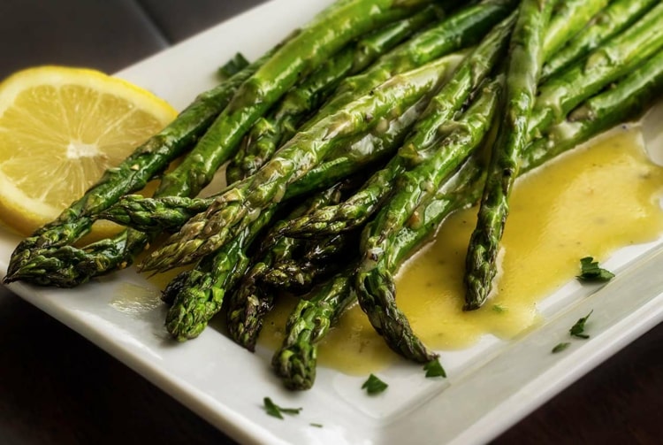 Namiesto špargľovej omáčky si pripravte citrónový dresing-zmenená veľkosť-min
