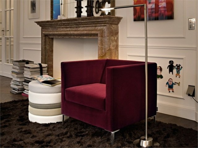 Čitací kútik, malý príručný stolík, malinová červená Alcantara