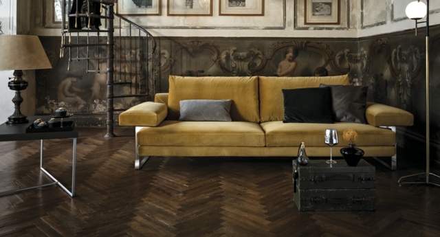 klasická obývacia izba stojacia lampa rozdeľovač na stenu