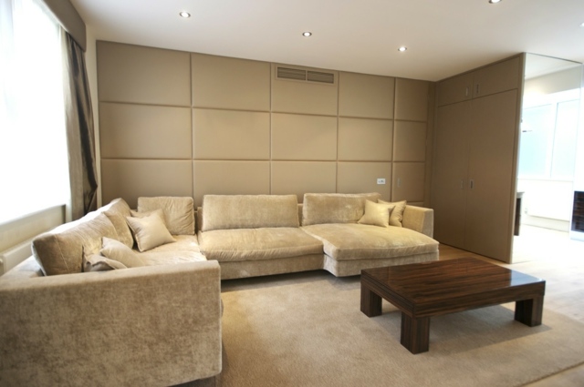 Čalúnená pohovka-hranatá a veľká