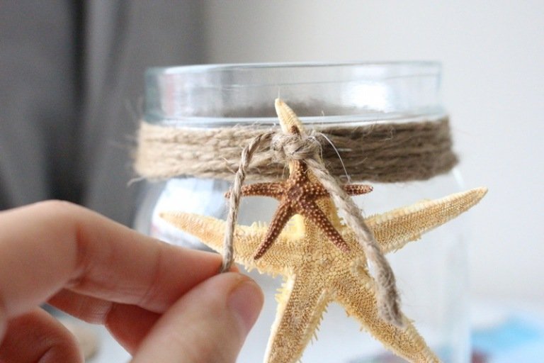 Ozdobte lampáš hviezdičkami a šnúrkou Letná deco jam jar morská hviezdica